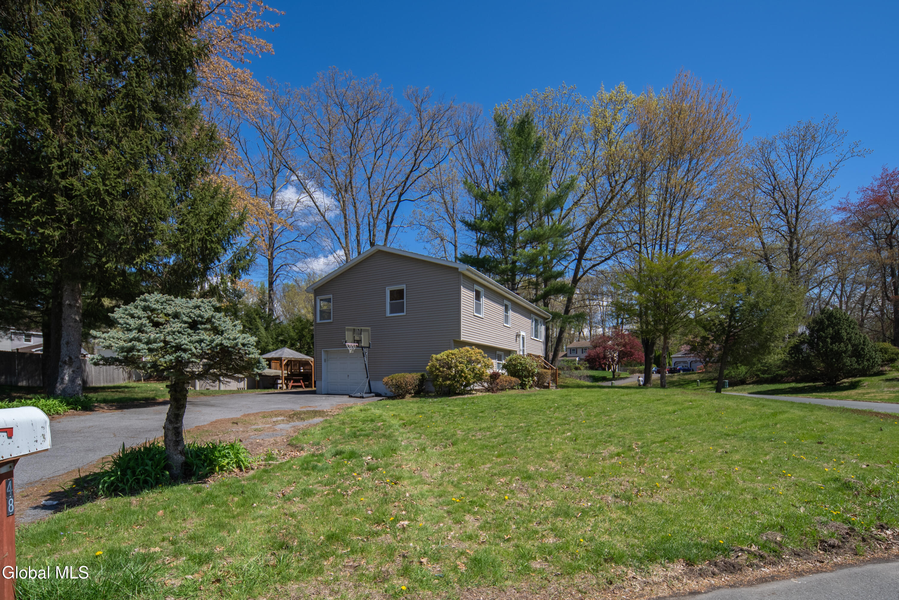 48 Wilshire Drive Albany NY 12205