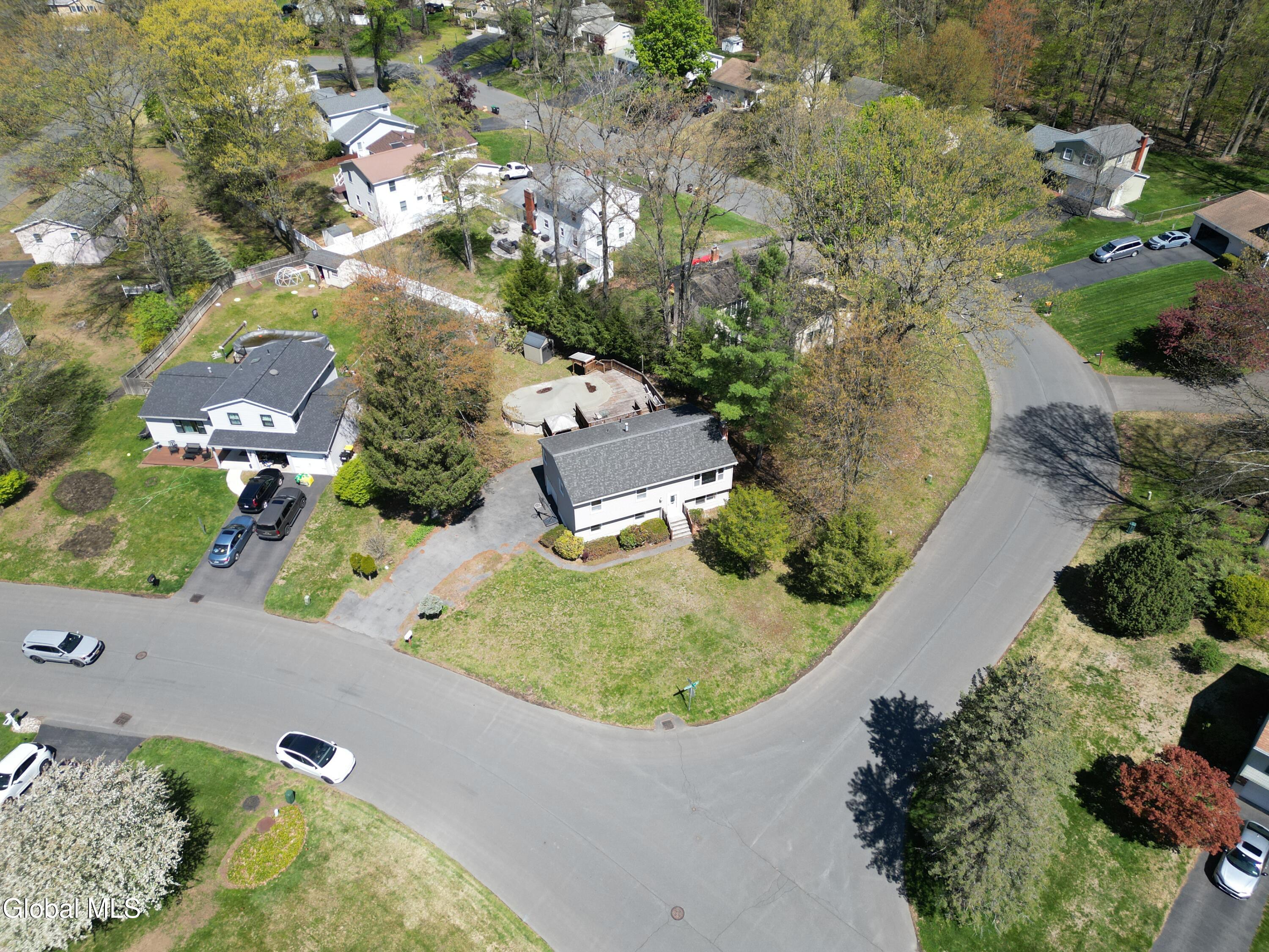 48 Wilshire Drive Albany NY 12205