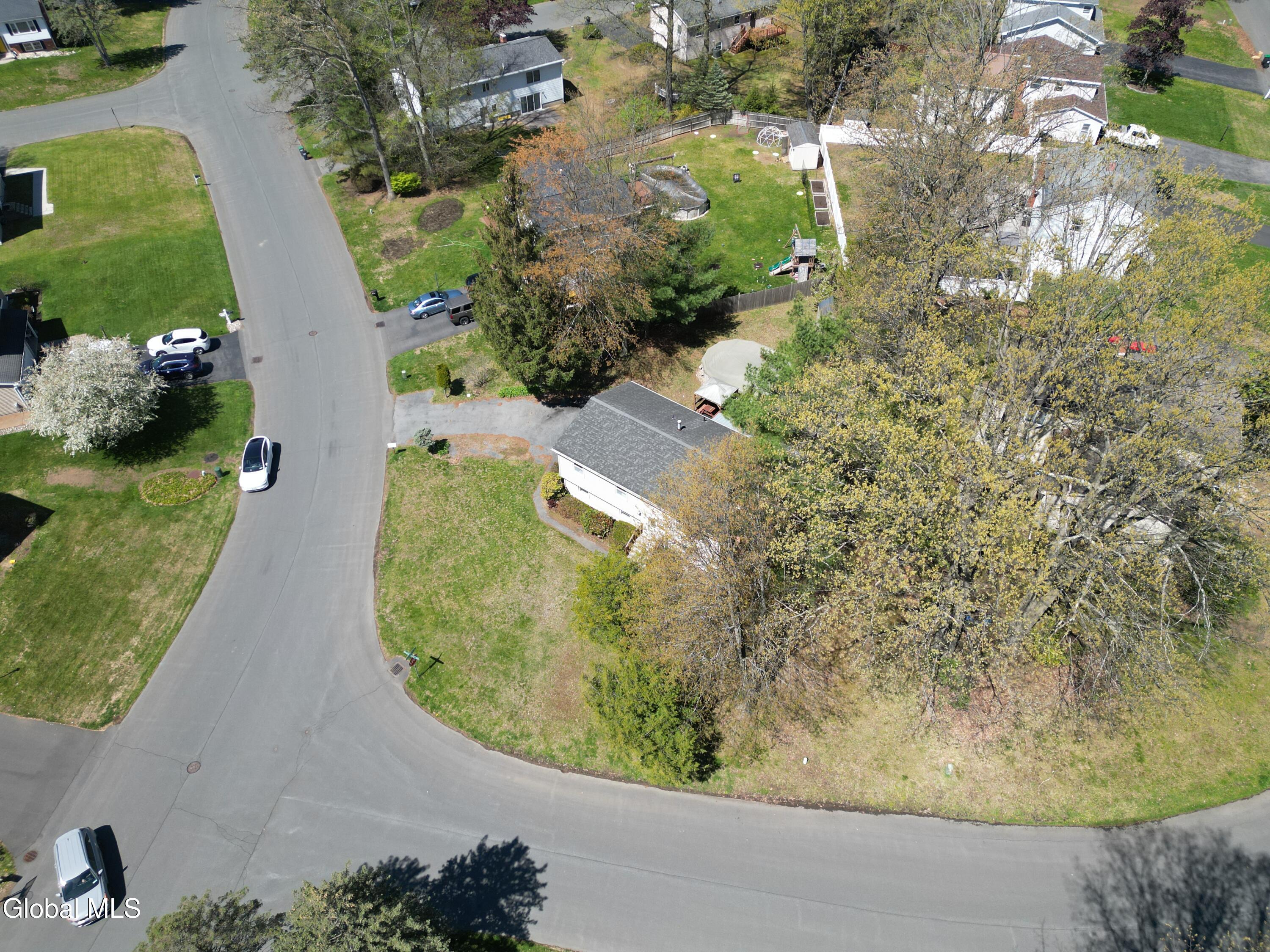 48 Wilshire Drive Albany NY 12205