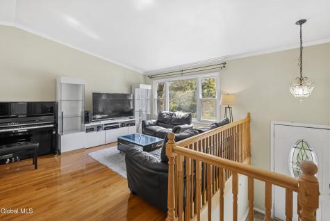 48 Wilshire Drive Albany NY 12205