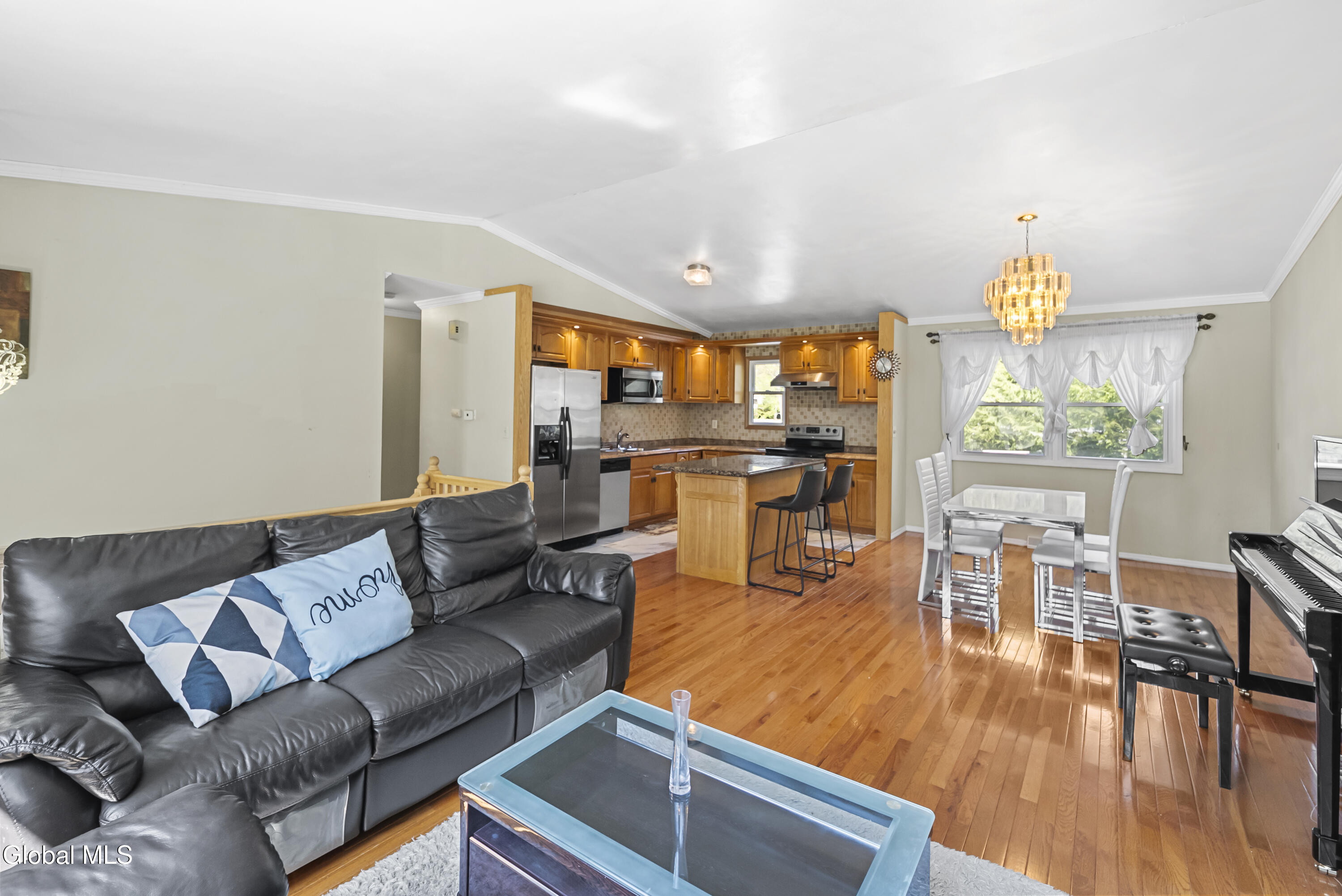 48 Wilshire Drive Albany NY 12205