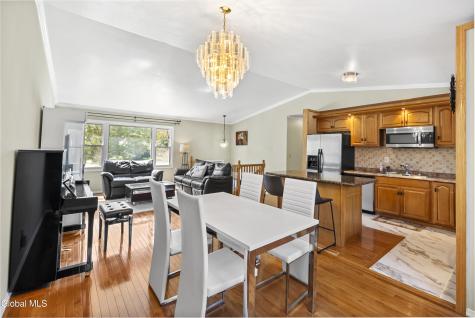 48 Wilshire Drive Albany NY 12205