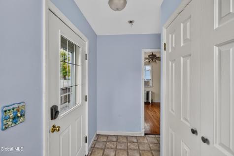 1324 Regent Street Niskayuna NY 12309