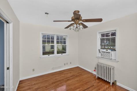 1324 Regent Street Niskayuna NY 12309