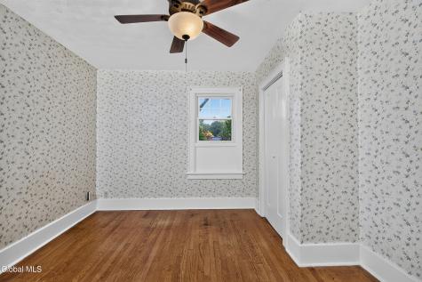 1324 Regent Street Niskayuna NY 12309