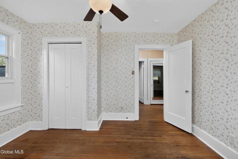 1324 Regent Street Niskayuna NY 12309