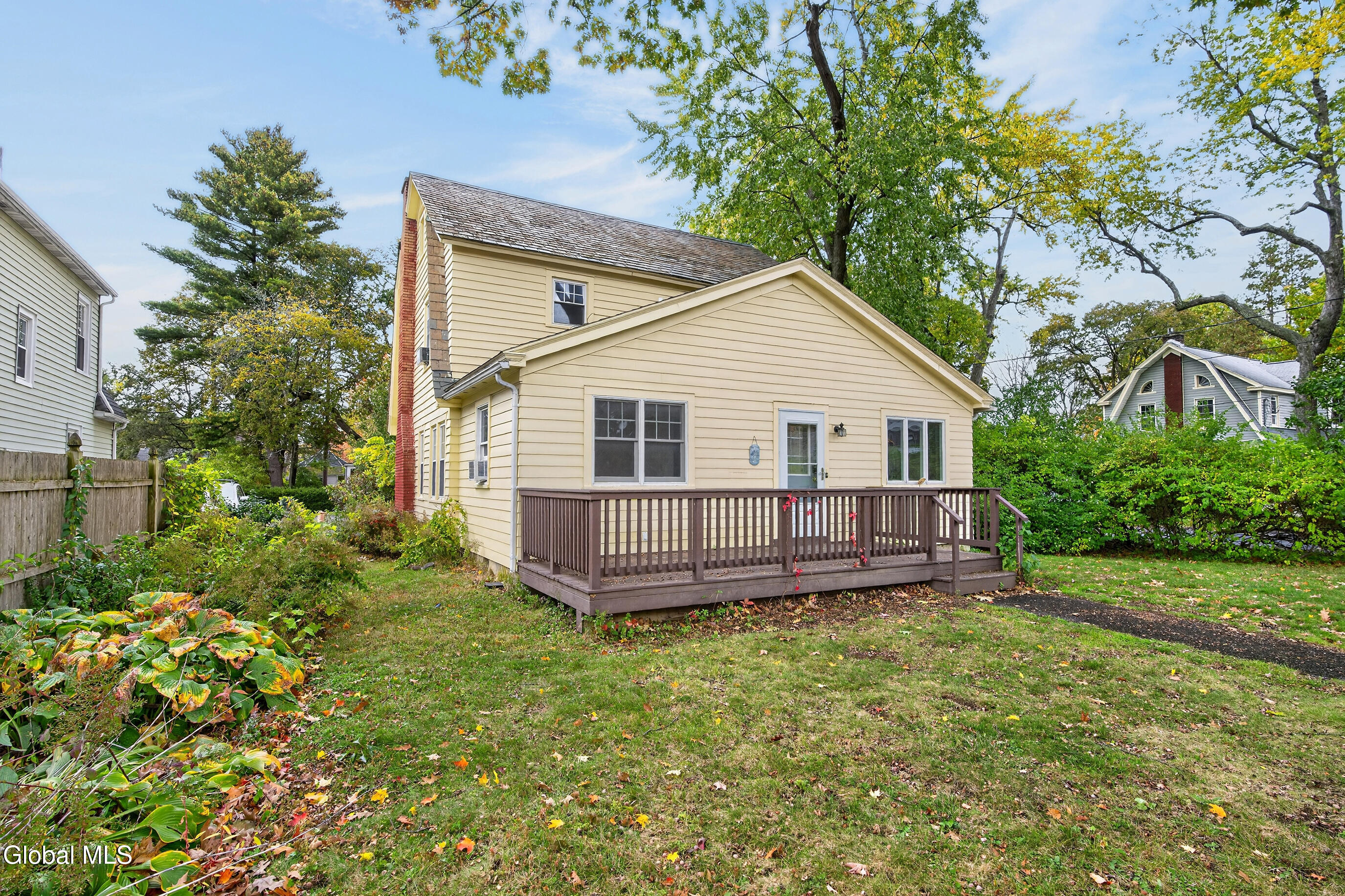 1324 Regent Street Niskayuna NY 12309