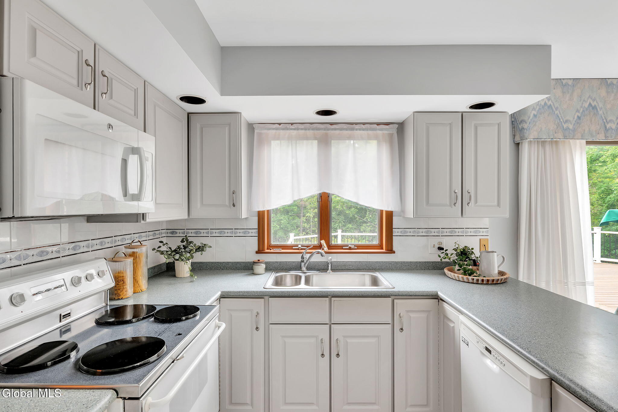 1046 Ridge Road Glenville NY 12302