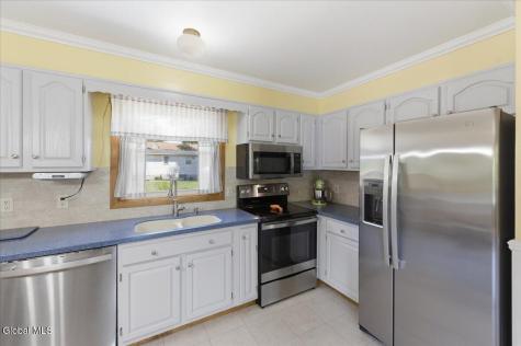 177 Nutwood Avenue Schenectady NY 12304
