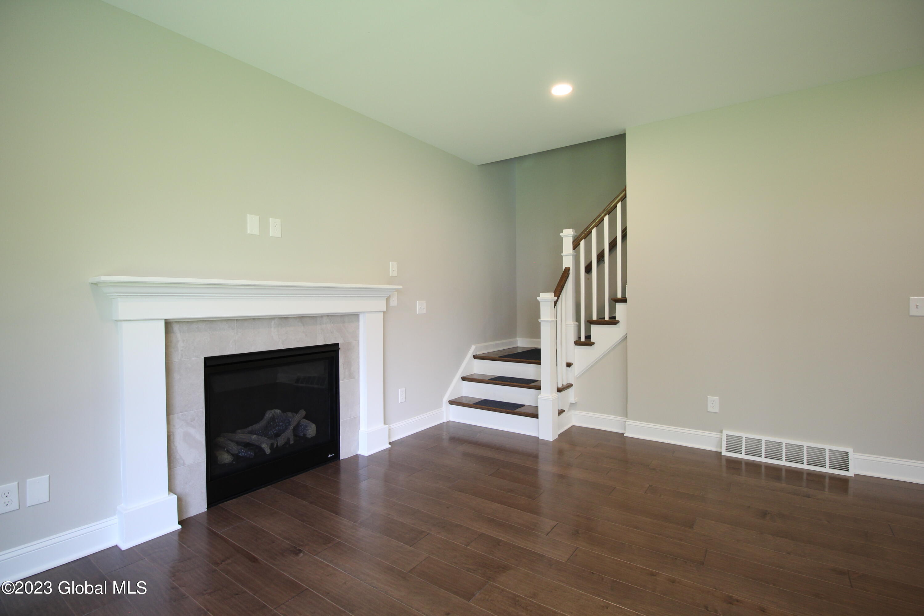 7 Wyatt's Way Clifton Park NY 12065