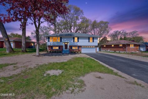 24 James Drive Loudonville NY 12211