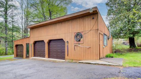 111 Algonquin Drive Wells NY 12190