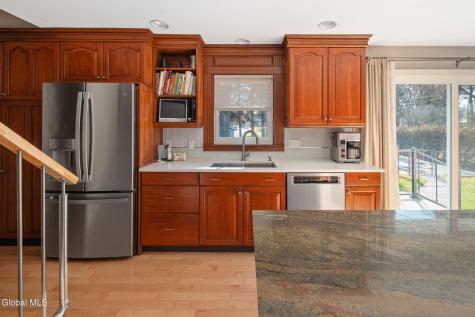 23 Continental Road Schenectady NY 12306