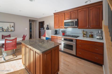 23 Continental Road Schenectady NY 12306