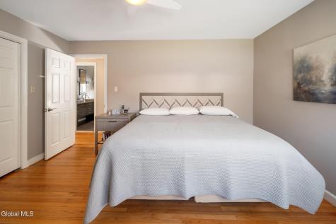 23 Continental Road Schenectady NY 12306