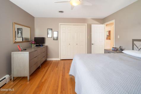 23 Continental Road Schenectady NY 12306