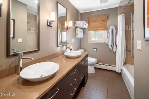 23 Continental Road Schenectady NY 12306