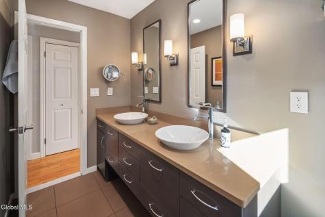 23 Continental Road Schenectady NY 12306