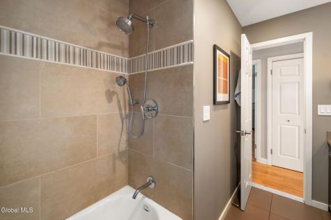 23 Continental Road Schenectady NY 12306