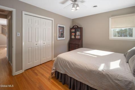 23 Continental Road Schenectady NY 12306