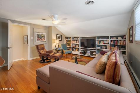 23 Continental Road Schenectady NY 12306