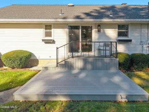 23 Continental Road Schenectady NY 12306