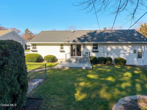 23 Continental Road Schenectady NY 12306