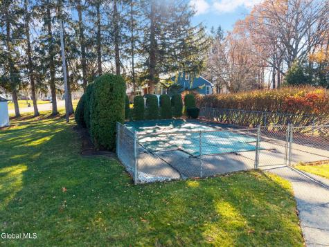 23 Continental Road Schenectady NY 12306