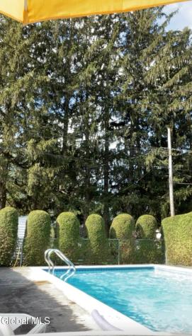 23 Continental Road Schenectady NY 12306