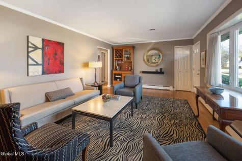 23 Continental Road Schenectady NY 12306