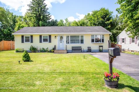 4 Amelia Drive Colonie NY 12309