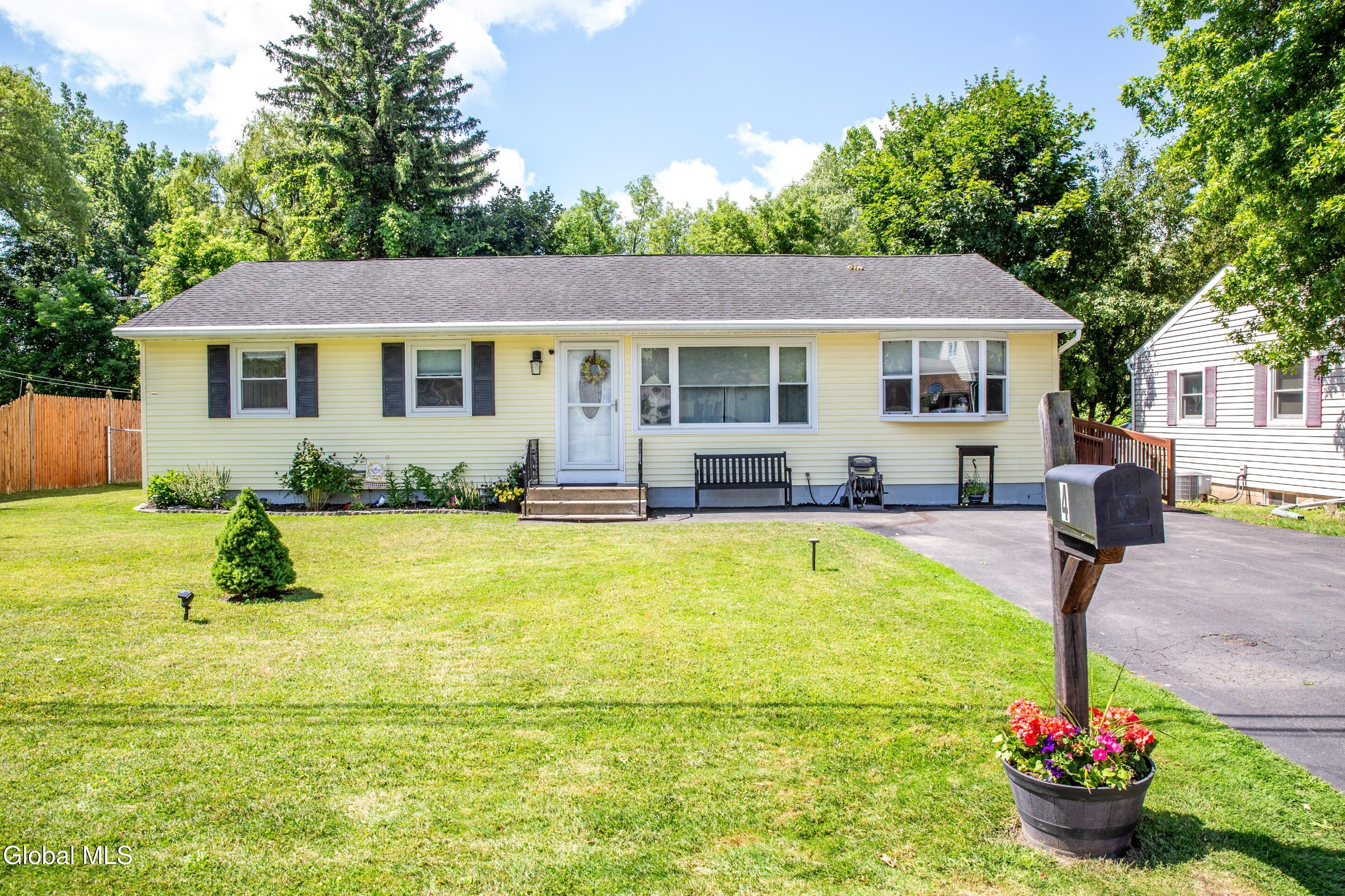 4 Amelia Drive Colonie NY 12309