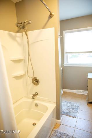 4 Amelia Drive Colonie NY 12309