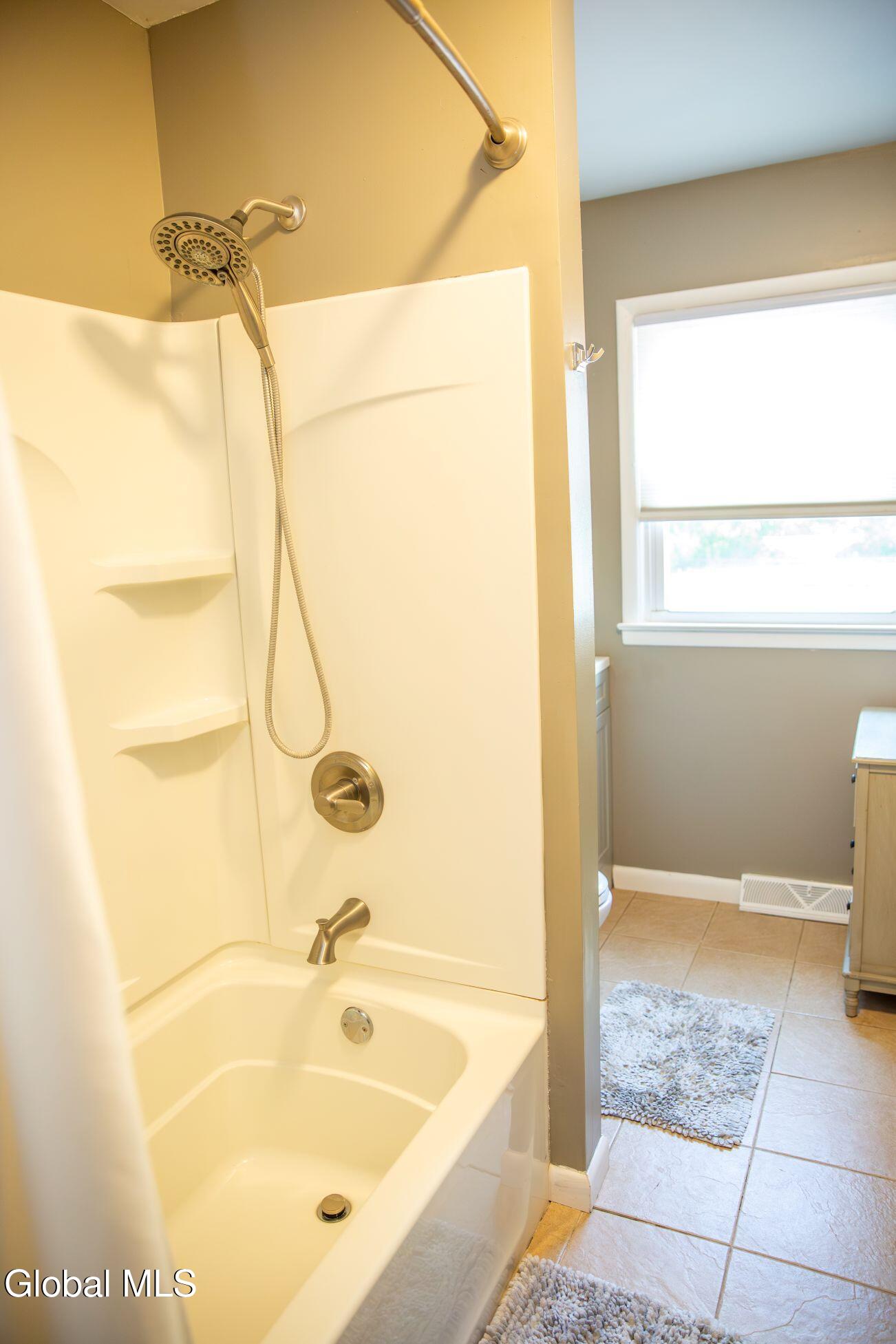 4 Amelia Drive Colonie NY 12309