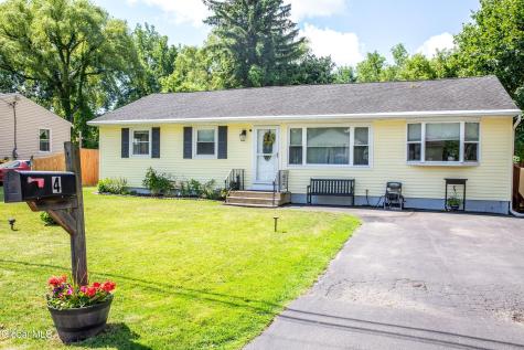4 Amelia Drive Colonie NY 12309