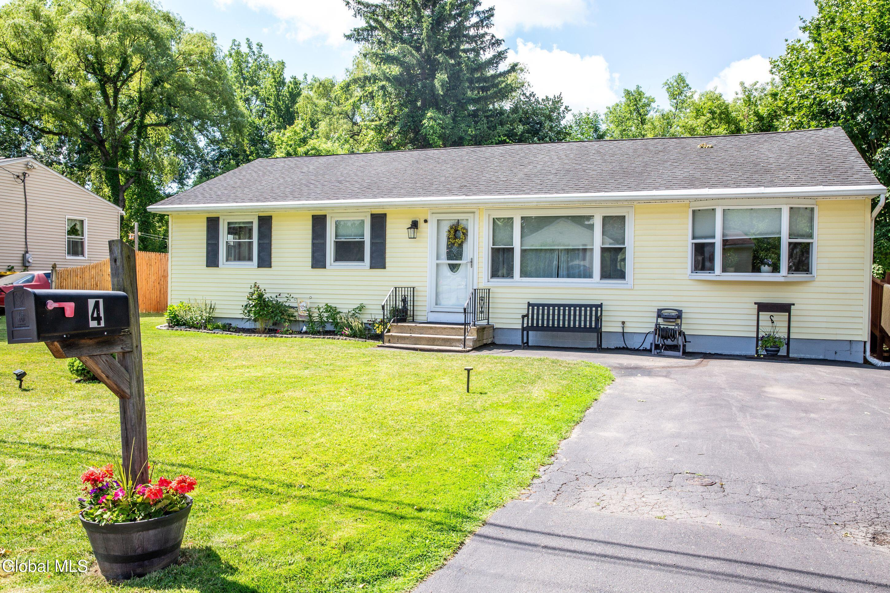 4 Amelia Drive Colonie NY 12309
