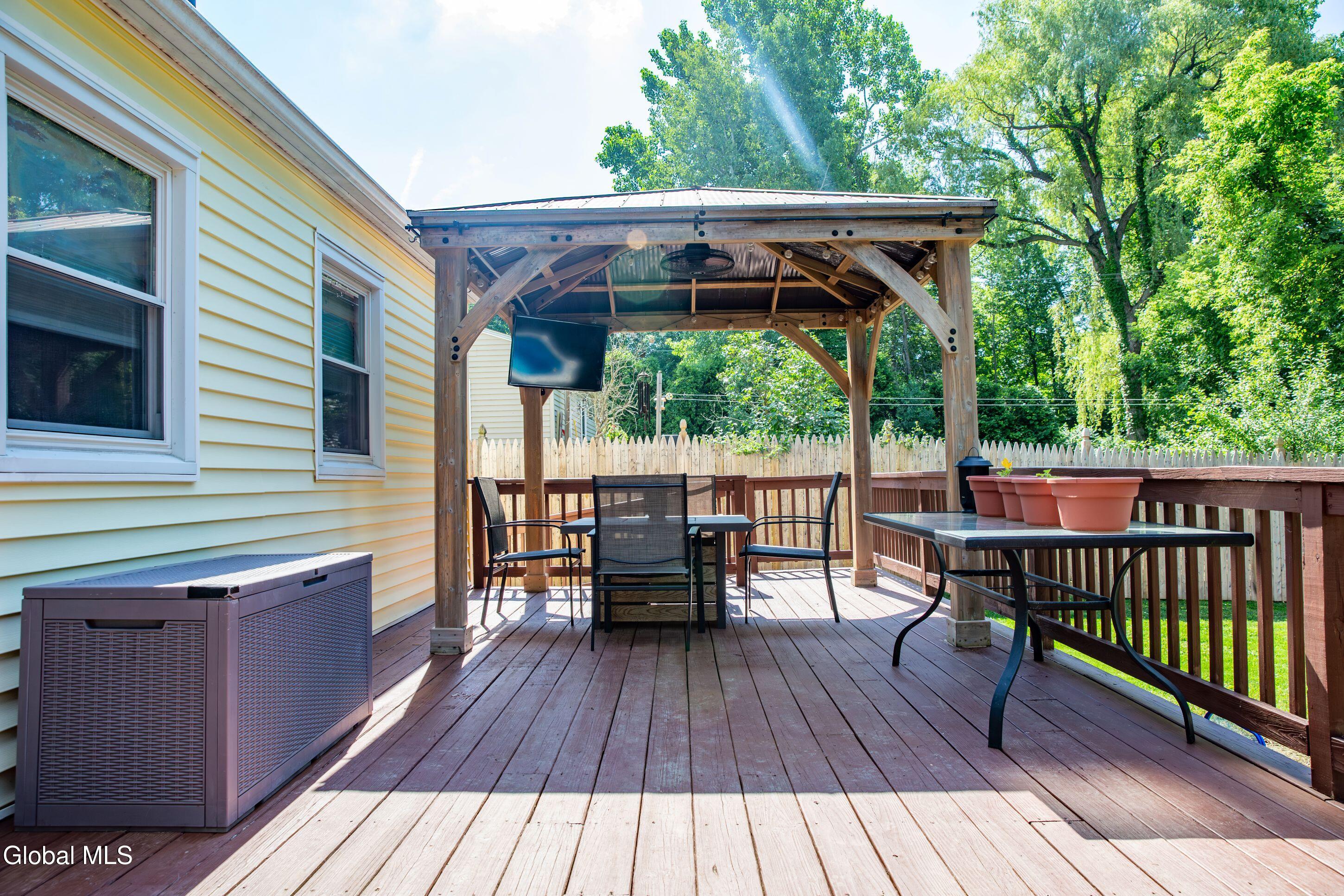 4 Amelia Drive Colonie NY 12309