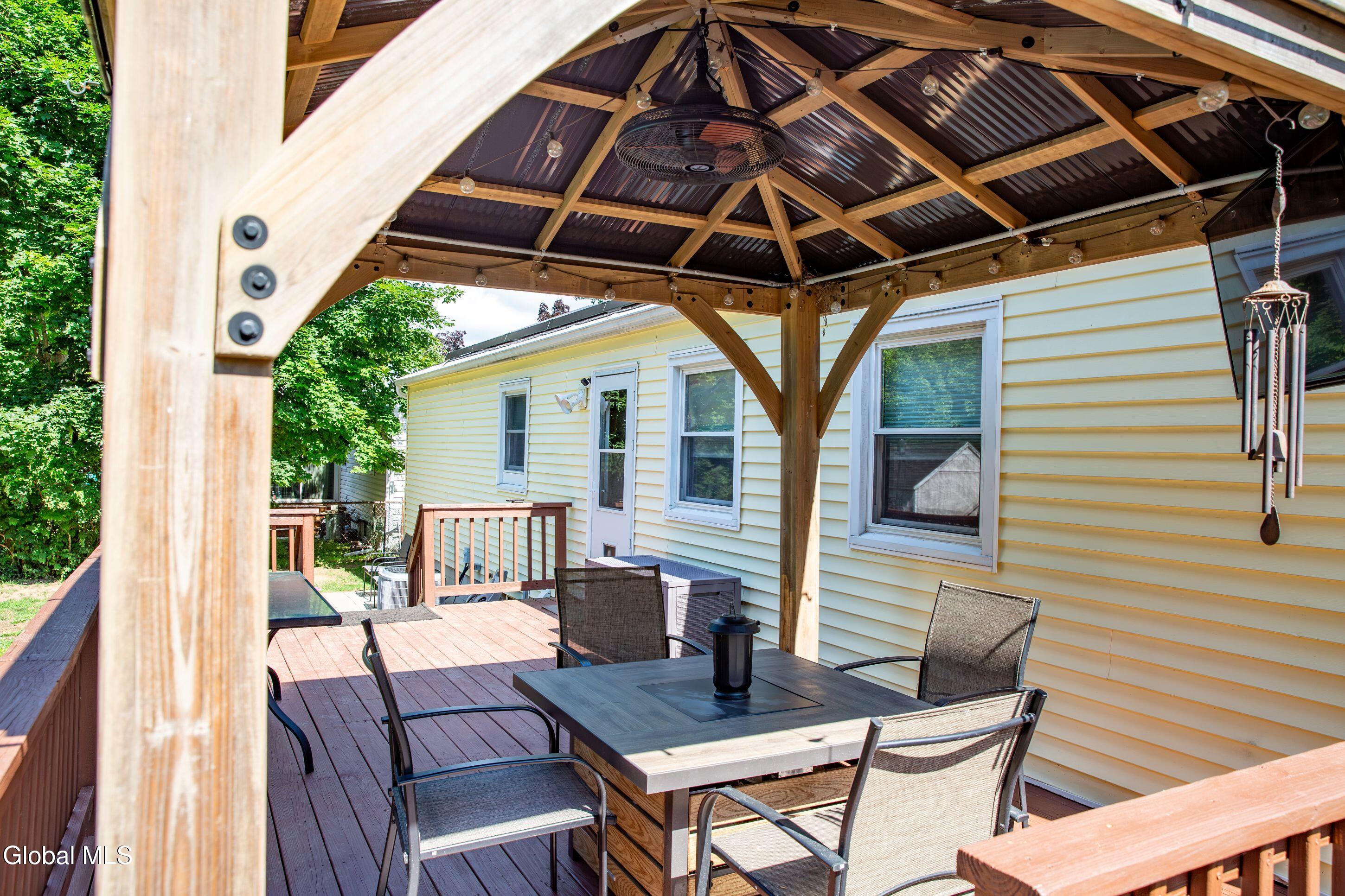 4 Amelia Drive Colonie NY 12309