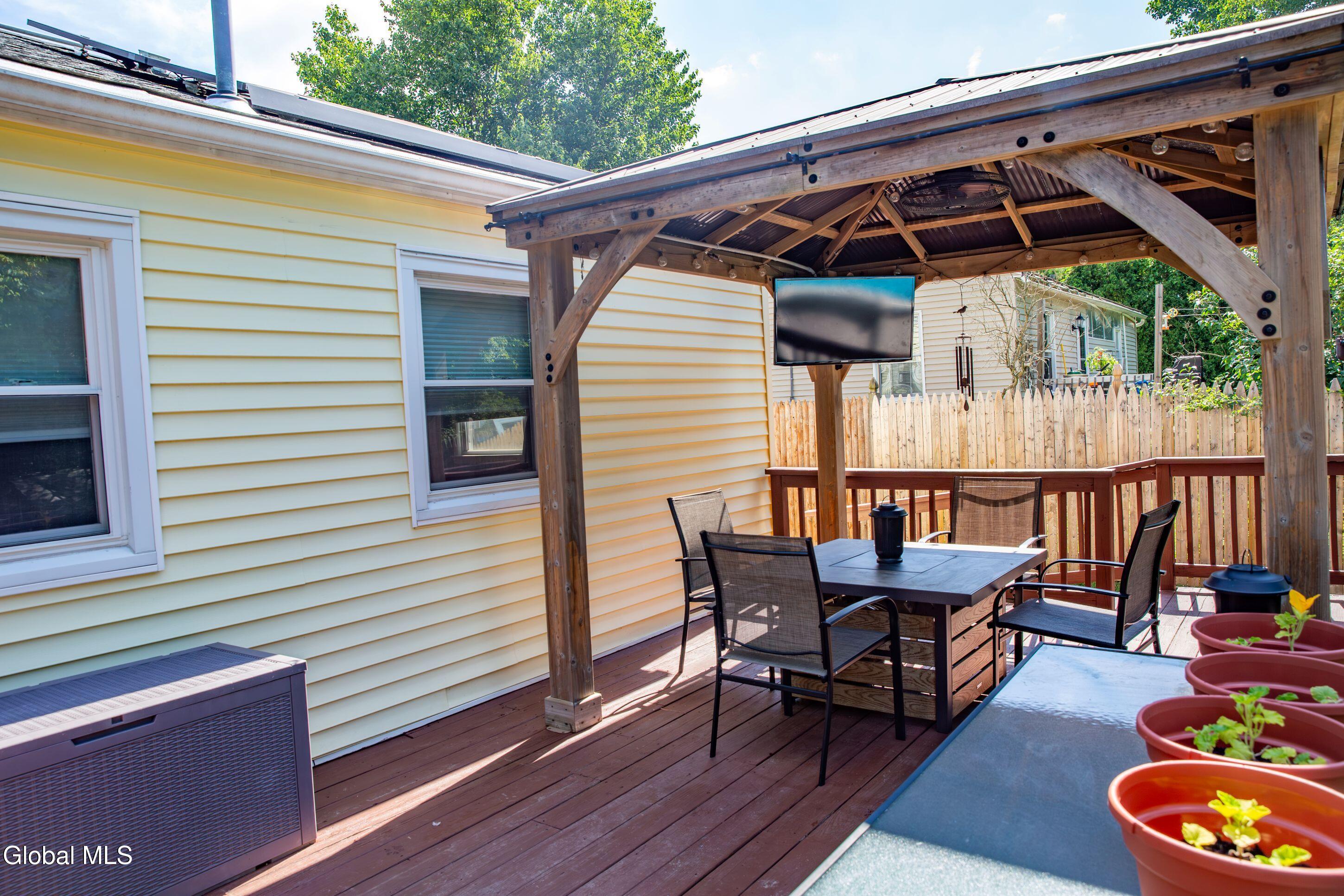 4 Amelia Drive Colonie NY 12309
