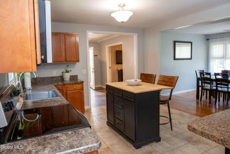 4 Amelia Drive Colonie NY 12309