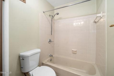 64 Algonquin Road Clifton Park NY 12065