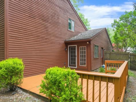 64 Algonquin Road Clifton Park NY 12065