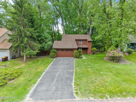 64 Algonquin Road Clifton Park NY 12065