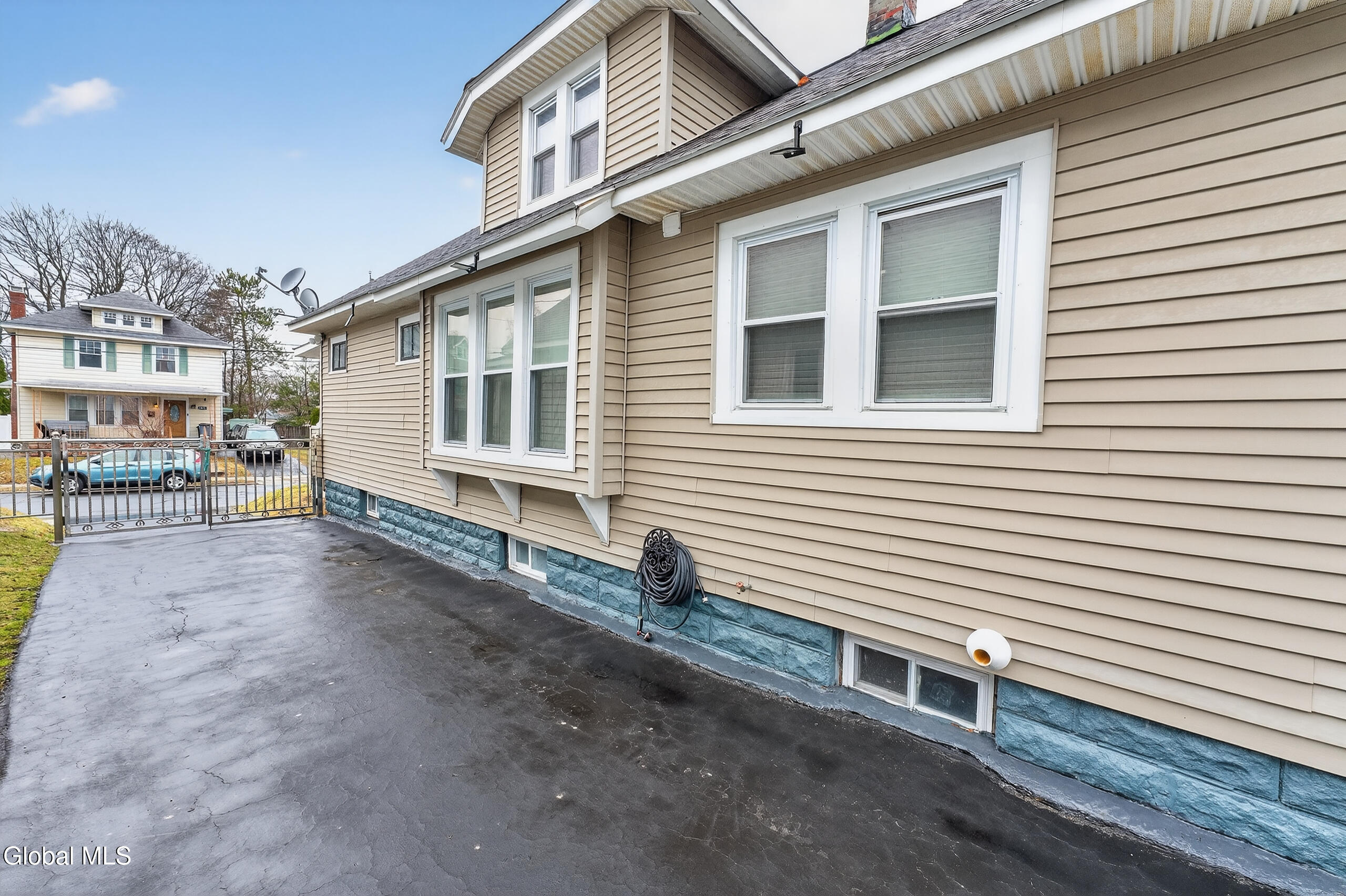 1064 Lexington Avenue Schenectady NY 12309