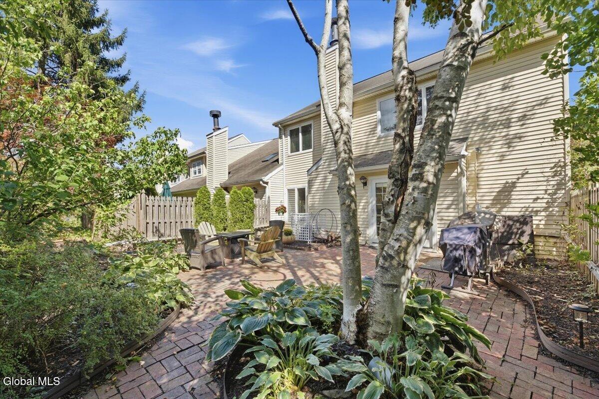 15 Constitution Drive Glenmont NY 12077
