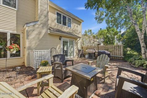 15 Constitution Drive Glenmont NY 12077