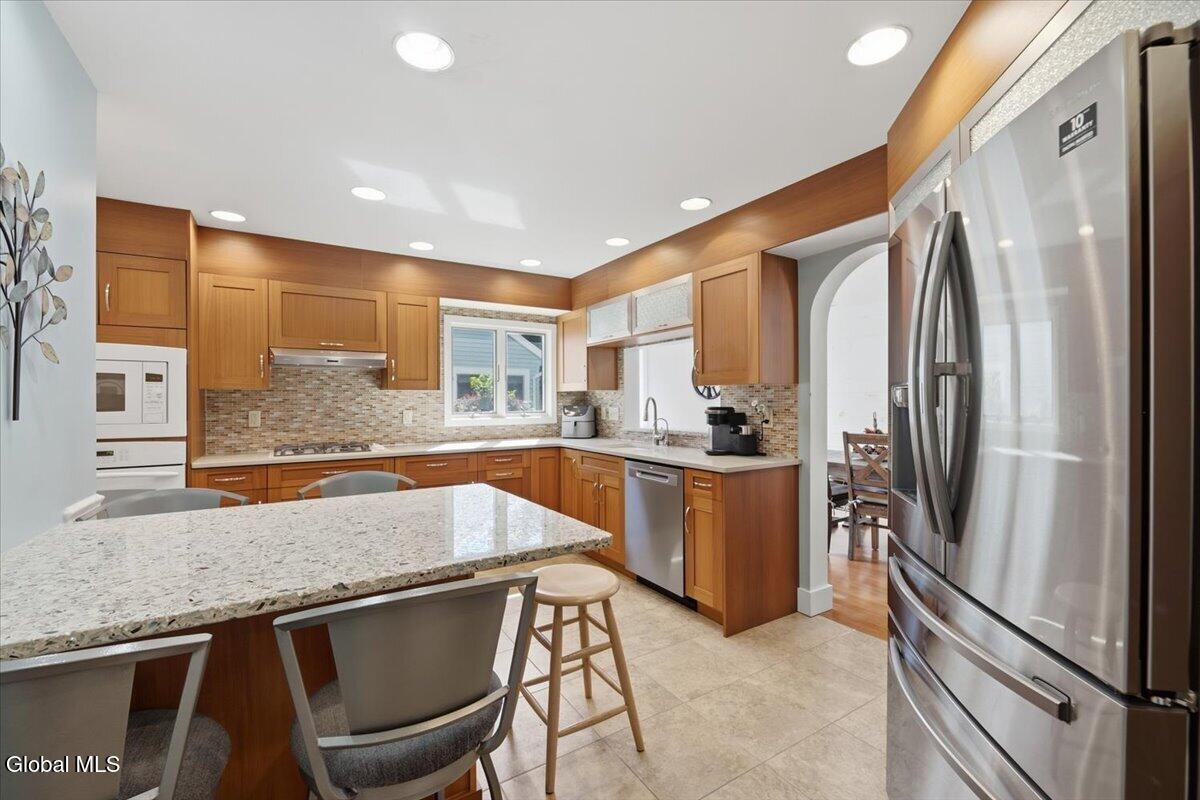 15 Constitution Drive Glenmont NY 12077