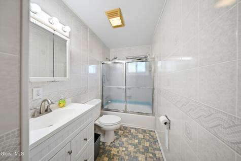 11 Amelia Drive Schenectady NY 12309