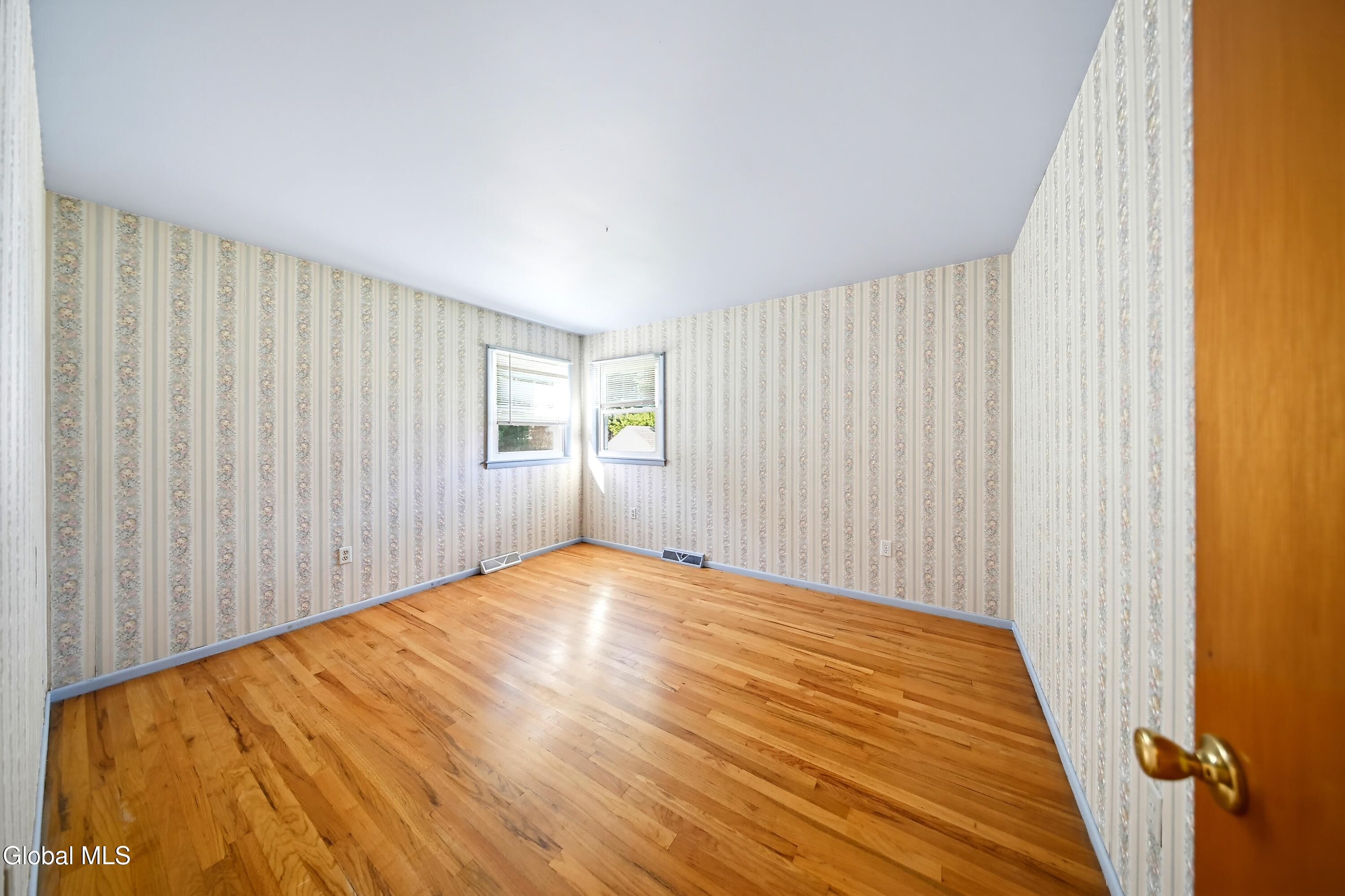 11 Amelia Drive Schenectady NY 12309