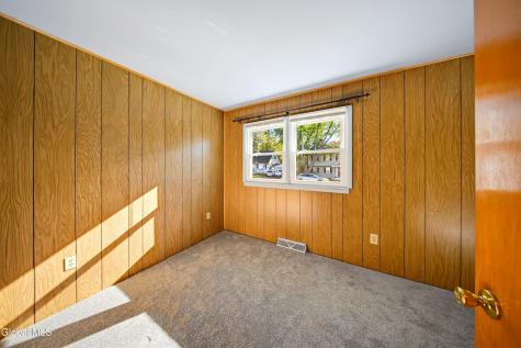 11 Amelia Drive Schenectady NY 12309